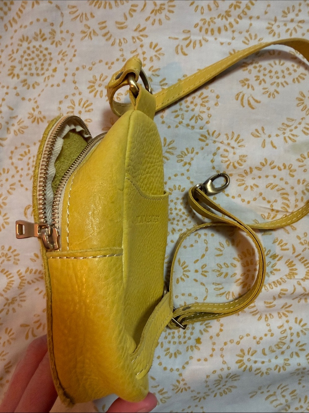 Portland Leather Goods Yellow Sydney Sling Bag - Picture 3 of 7